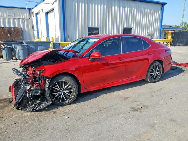 2024 TOYOTA CAMRY SE — Front 3/4
