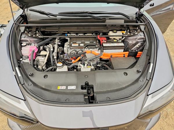 2025 LEXUS RZ 450e