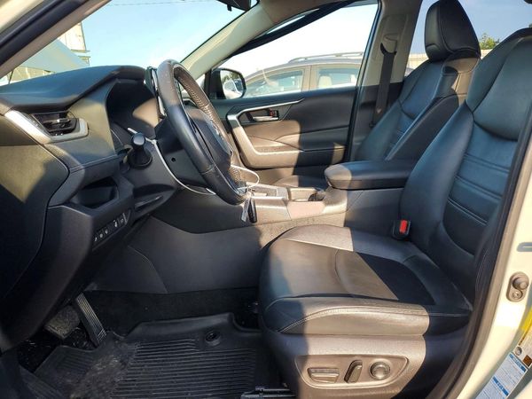 2019 TOYOTA RAV4