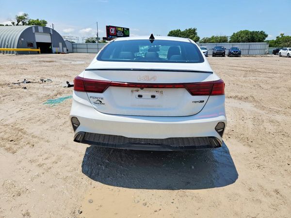 2024 KIA FORTE GT Line