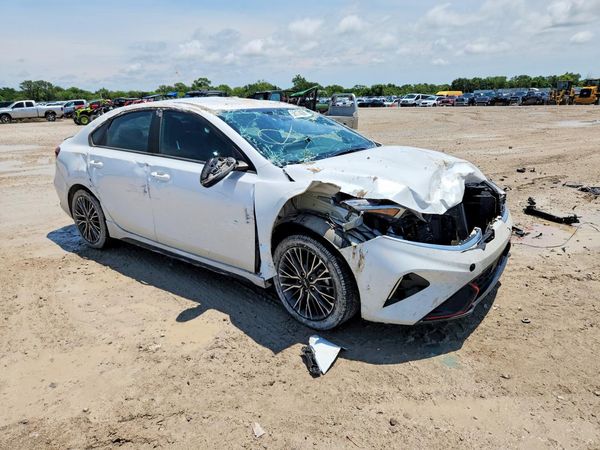 2024 KIA FORTE GT Line