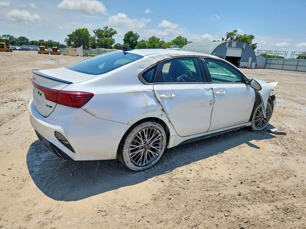 2024 KIA FORTE GT Line