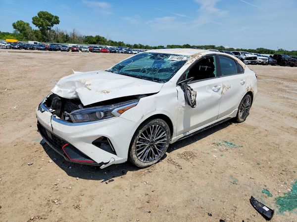 2024 KIA FORTE GT Line