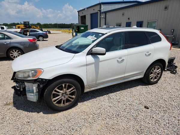2015 VOLVO XC60 Premier (non R design)