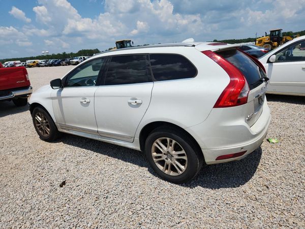 2015 VOLVO XC60 Premier (non R design)