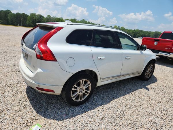 2015 VOLVO XC60 Premier (non R design)