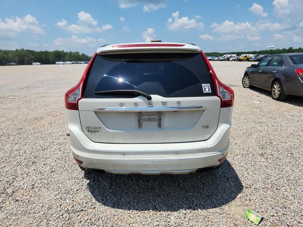 2015 VOLVO XC60 Premier (non R design)