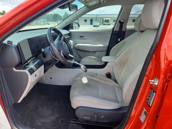 2024 HYUNDAI KONA SE