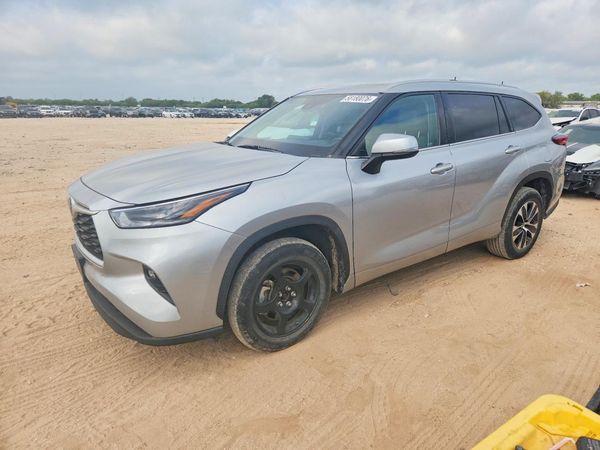 2021 TOYOTA HIGHLANDER XLE