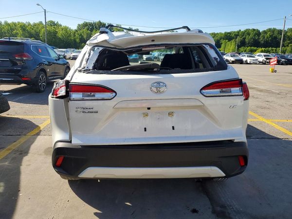 2024 TOYOTA COROLLA CROSS LE