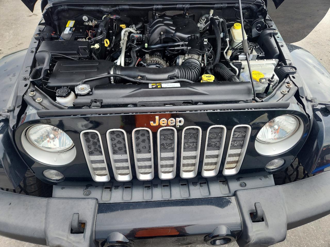 2016 JEEP WRANGLER UNLIMITED SAHARA 4X4