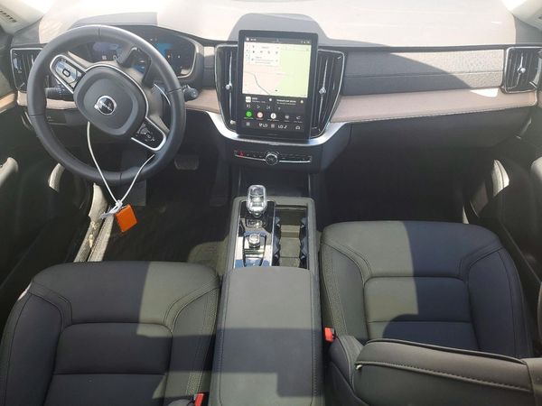 2025 VOLVO XC90 Plus