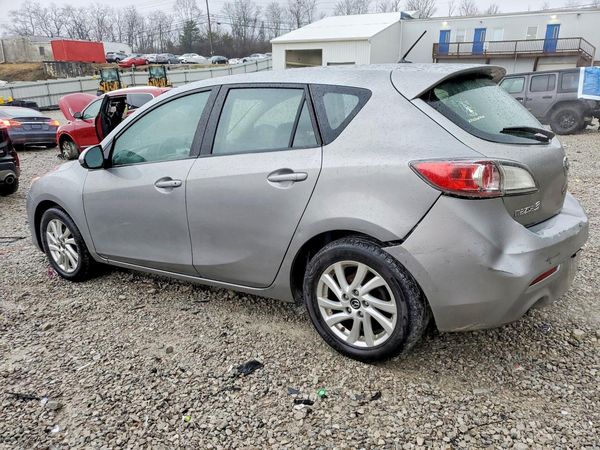 2013 MAZDA 3 Touring/GS
