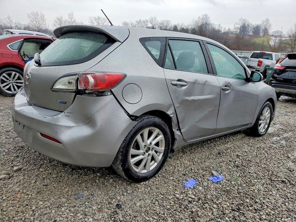 2013 MAZDA 3 Touring/GS