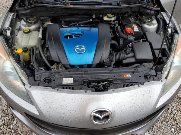 2013 MAZDA 3 Touring/GS