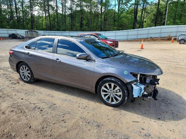 2015 TOYOTA CAMRY SOLA Hybrid