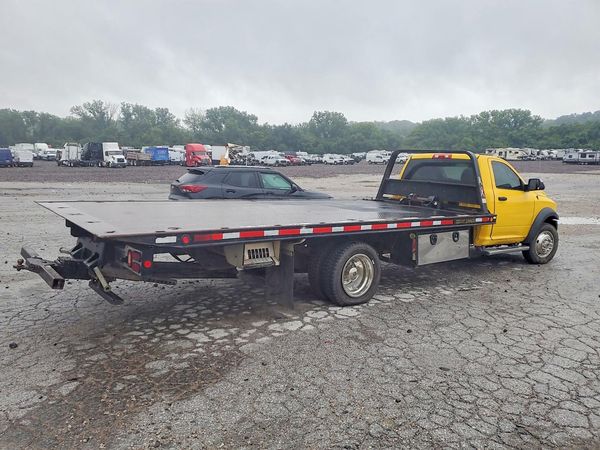 2016 RAM 5500 REG CAB CHASSIS