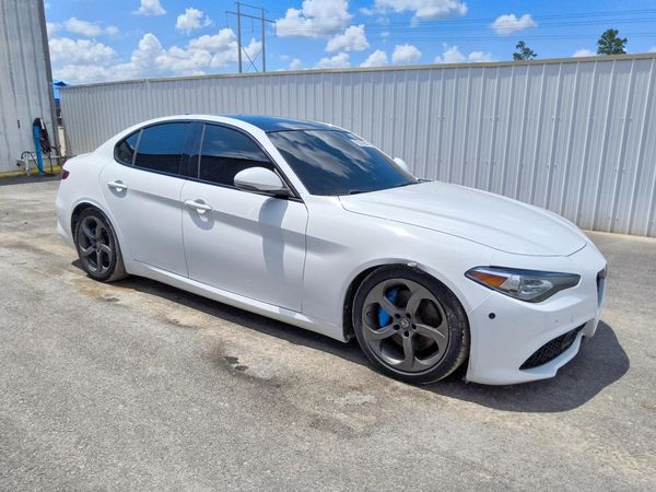 2017 ALFA ROMEO GIULIA AWD — Passenger 3/4