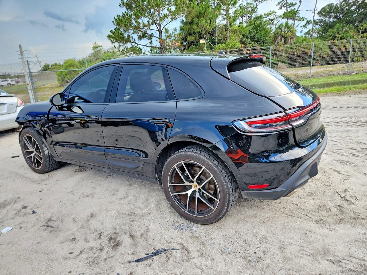 2022 PORSCHE MACAN