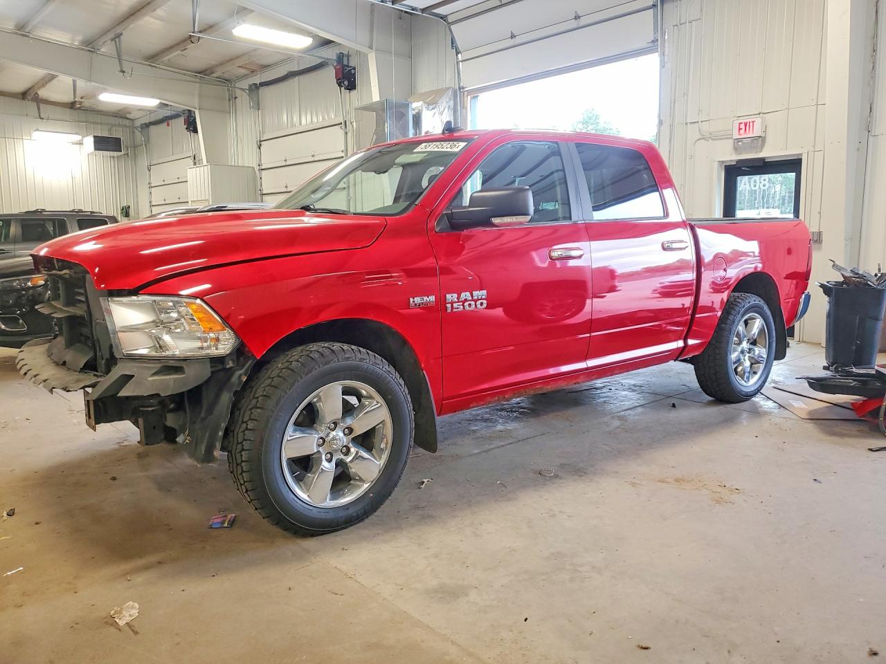 2017 RAM 1500 SLT CREW CAB 4X4
