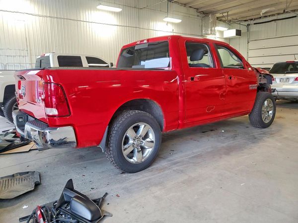 2017 RAM 1500 SLT CREW CAB 4X4