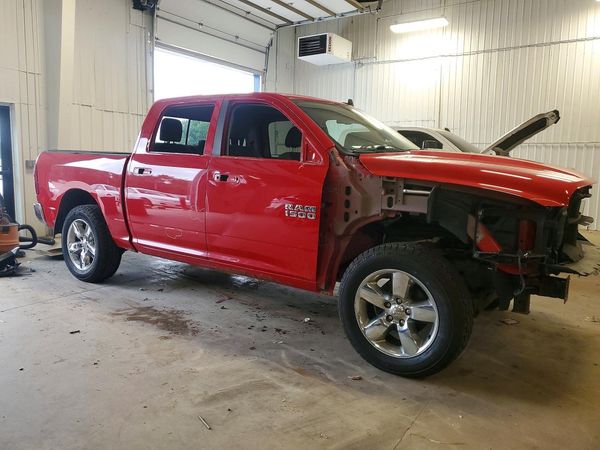2017 RAM 1500 SLT CREW CAB 4X4