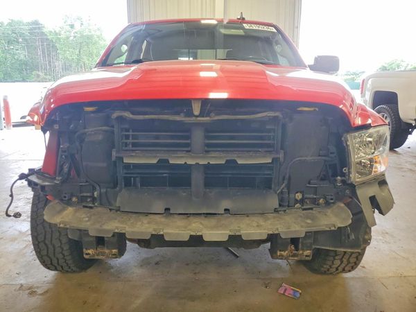 2017 RAM 1500 SLT CREW CAB 4X4
