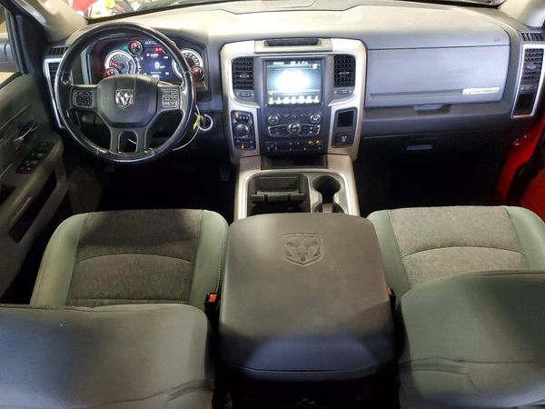 2017 RAM 1500 SLT CREW CAB 4X4