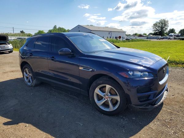 2017 JAGUAR F-PACE Premium — Passenger 3/4