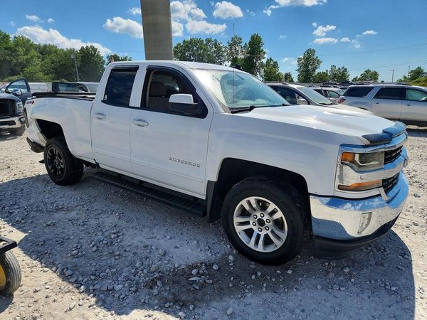 2018 CHEVROLET SILVERADO LT — Passenger 3/4