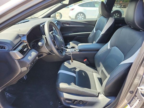 2025 TOYOTA CAMRY