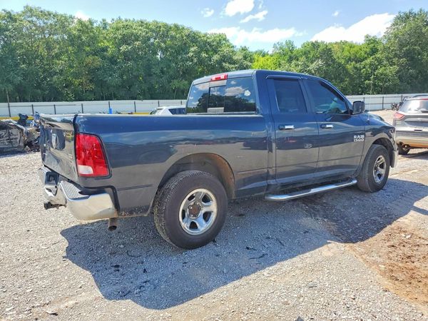 2017 RAM 1500 SLT