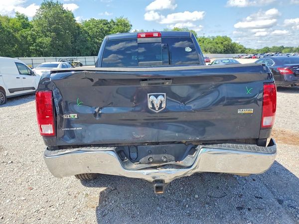 2017 RAM 1500 SLT