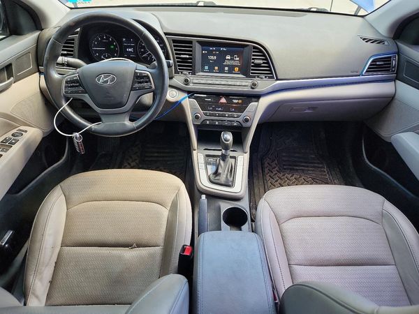 2017 HYUNDAI ELANTRA