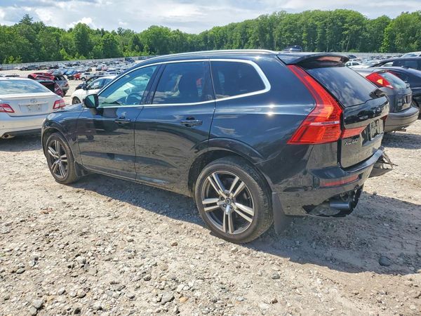 2018 VOLVO XC60 Momentum