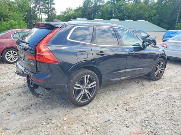 2018 VOLVO XC60 Momentum