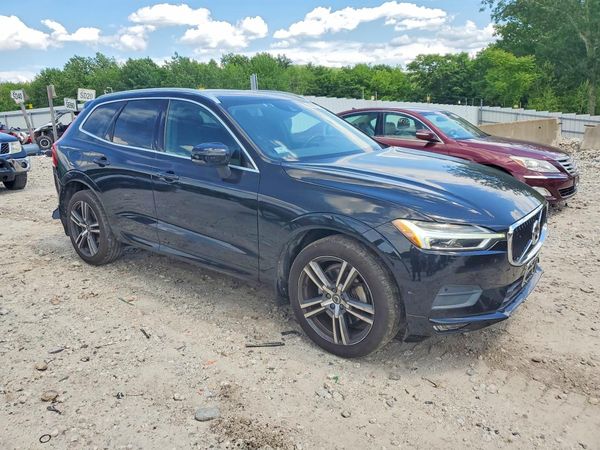 2018 VOLVO XC60 Momentum