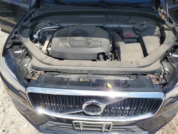 2018 VOLVO XC60 Momentum