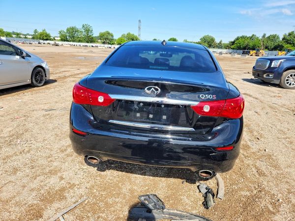 2015 INFINITI Q50