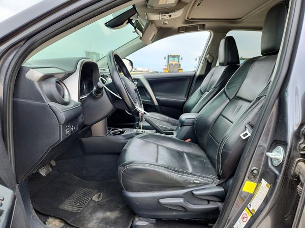 2017 TOYOTA RAV4 XLE