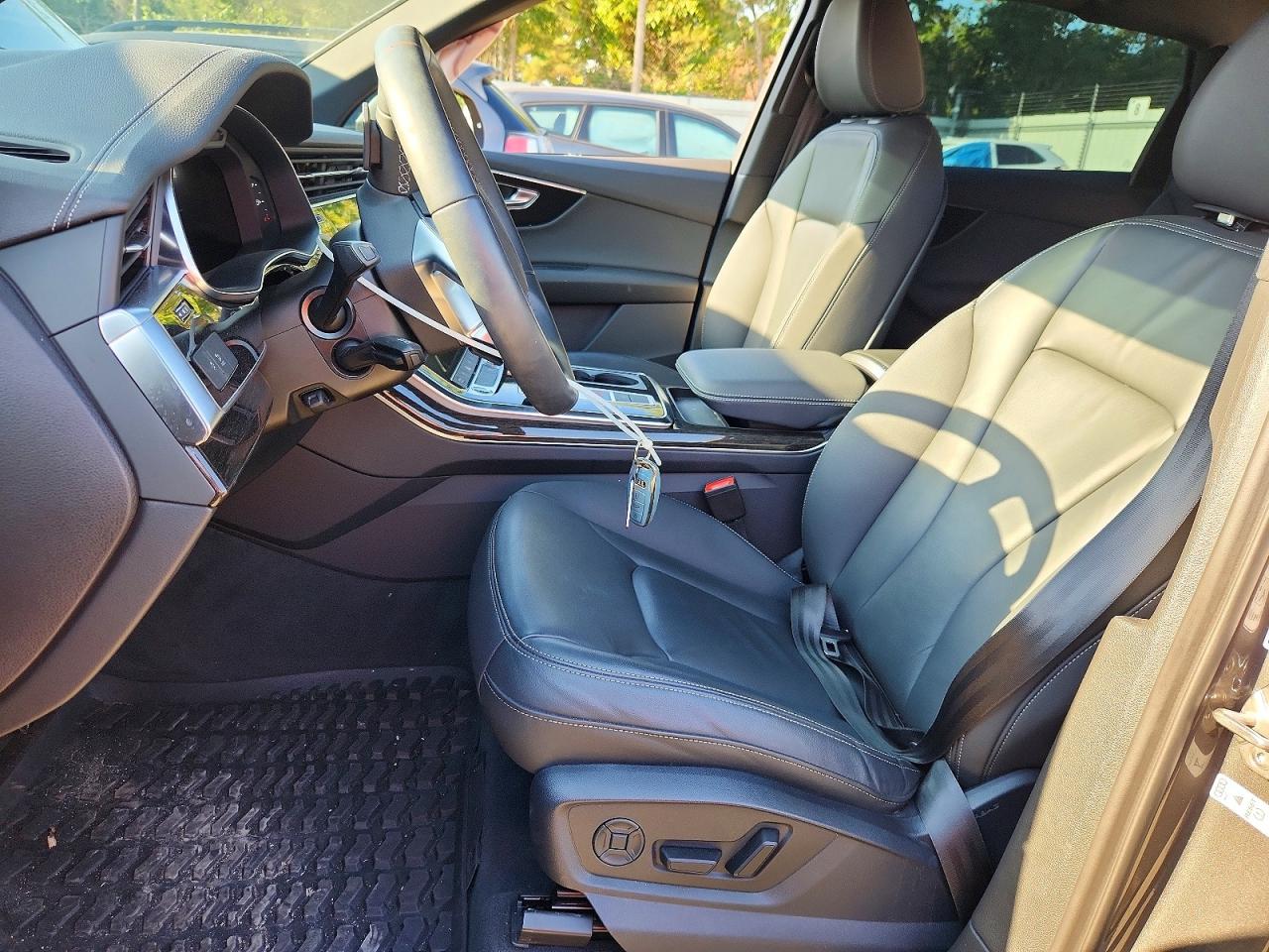 2025 AUDI Q7 quattro Premium