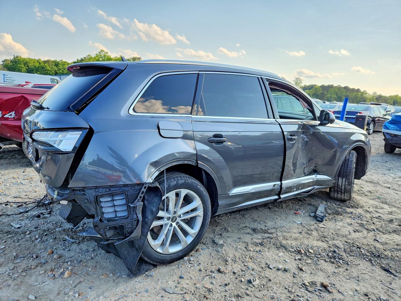 2025 AUDI Q7 quattro Premium