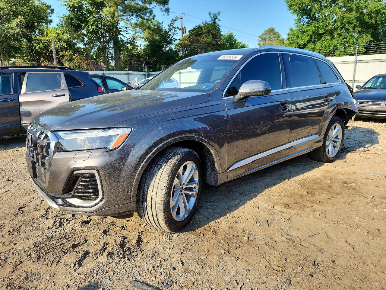 2025 AUDI Q7 quattro Premium