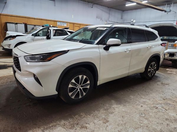 2021 TOYOTA HIGHLANDER XLE Nav