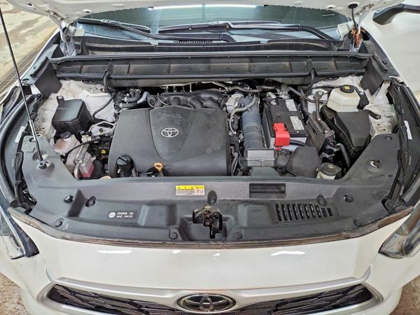 2021 TOYOTA HIGHLANDER XLE Nav