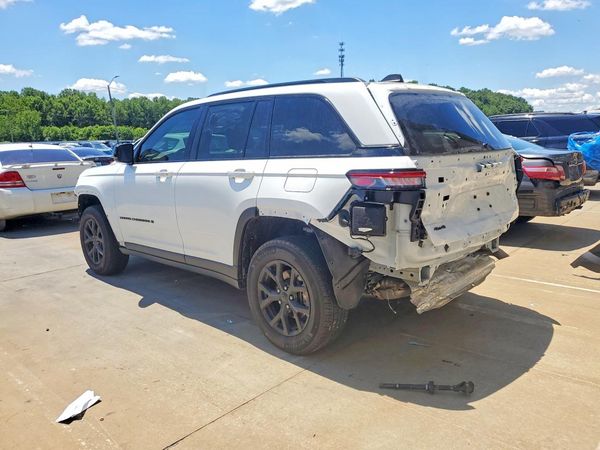 2024 JEEP GRAND CHEROKEE LAREDO 4X4