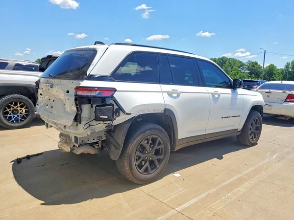 2024 JEEP GRAND CHEROKEE LAREDO 4X4