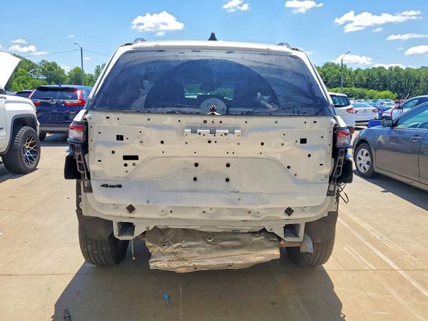 2024 JEEP GRAND CHEROKEE LAREDO 4X4