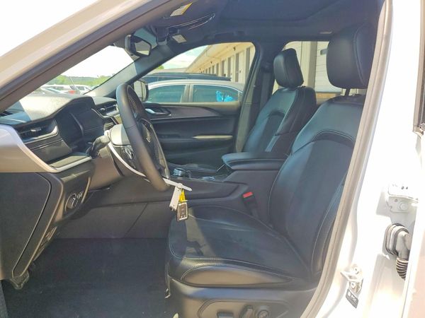 2024 JEEP GRAND CHEROKEE LAREDO 4X4