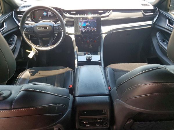 2024 JEEP GRAND CHEROKEE LAREDO 4X4